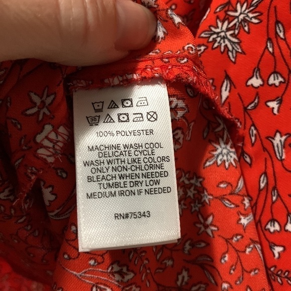 Rachel Zoe Red Ditsy Floral Button Down Long Sleeve Blouse V-Neck Medium EUC - Picture 5 of 7